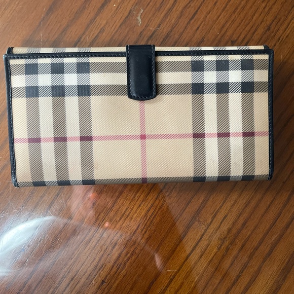 Burberry Nova Check Wallet - Picture 3 of 9